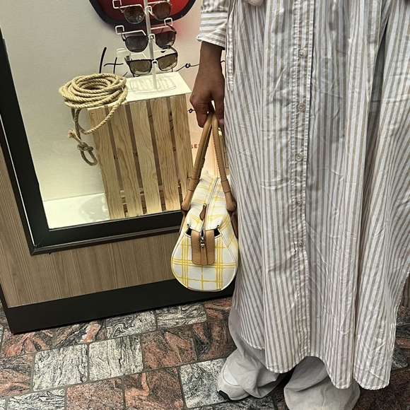 Burberry yellow check cotton canvas and leather barrel bag with COA - Picture 15 of 15